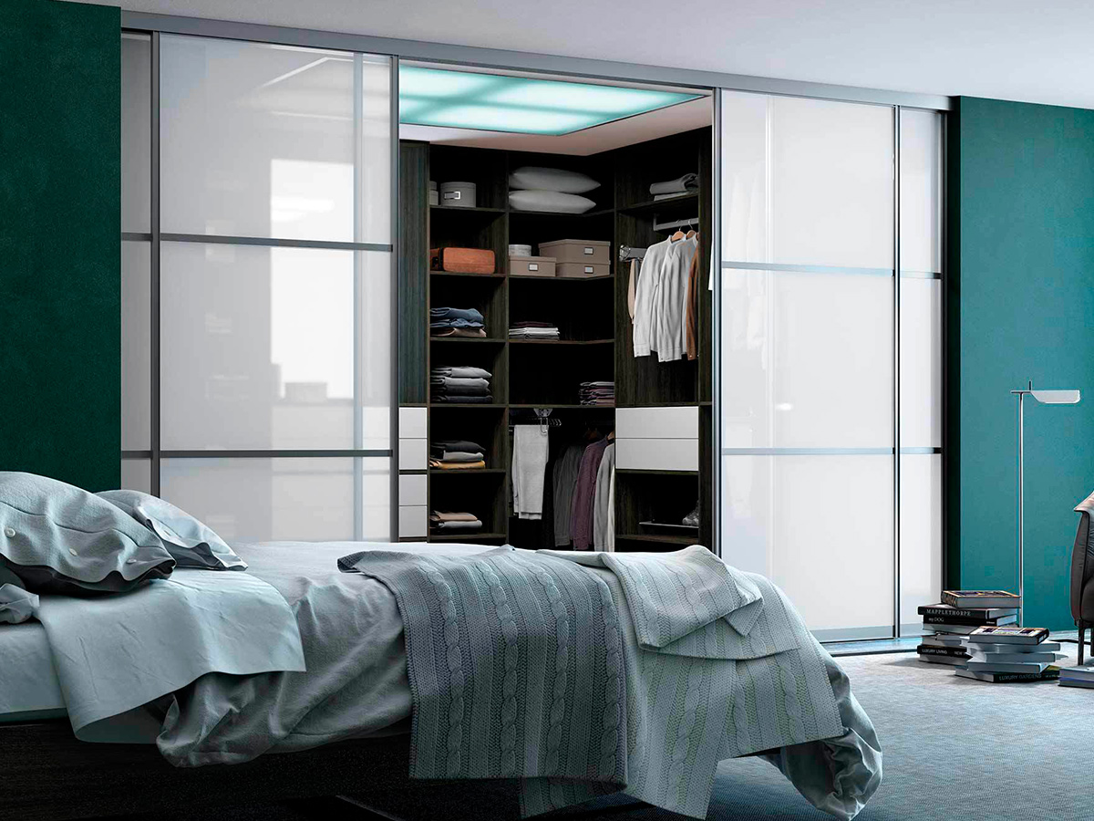 Come arredare una cabina armadio nel corridoio